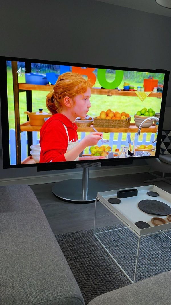 Bang & Olufsen BeoVision Avant - 75" on Motorised Floorstand - Image 5