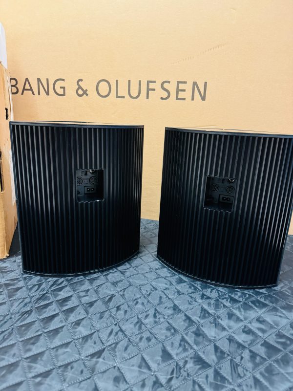 Bang & Olufsen BeoLab 4000 Active Loudspeakers in black with Wall bracket - Image 4