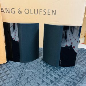 Bang & Olufsen BeoLab 4000 Active Loudspeakers in black with Wall bracket