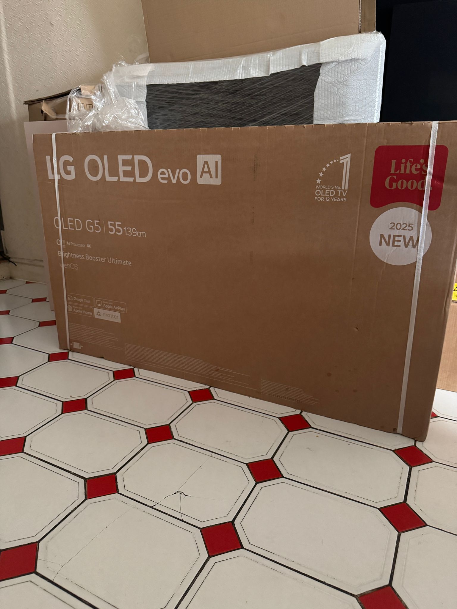 LG G2 Series Screen Only with the remote control comes with new G5 series box - Image 4