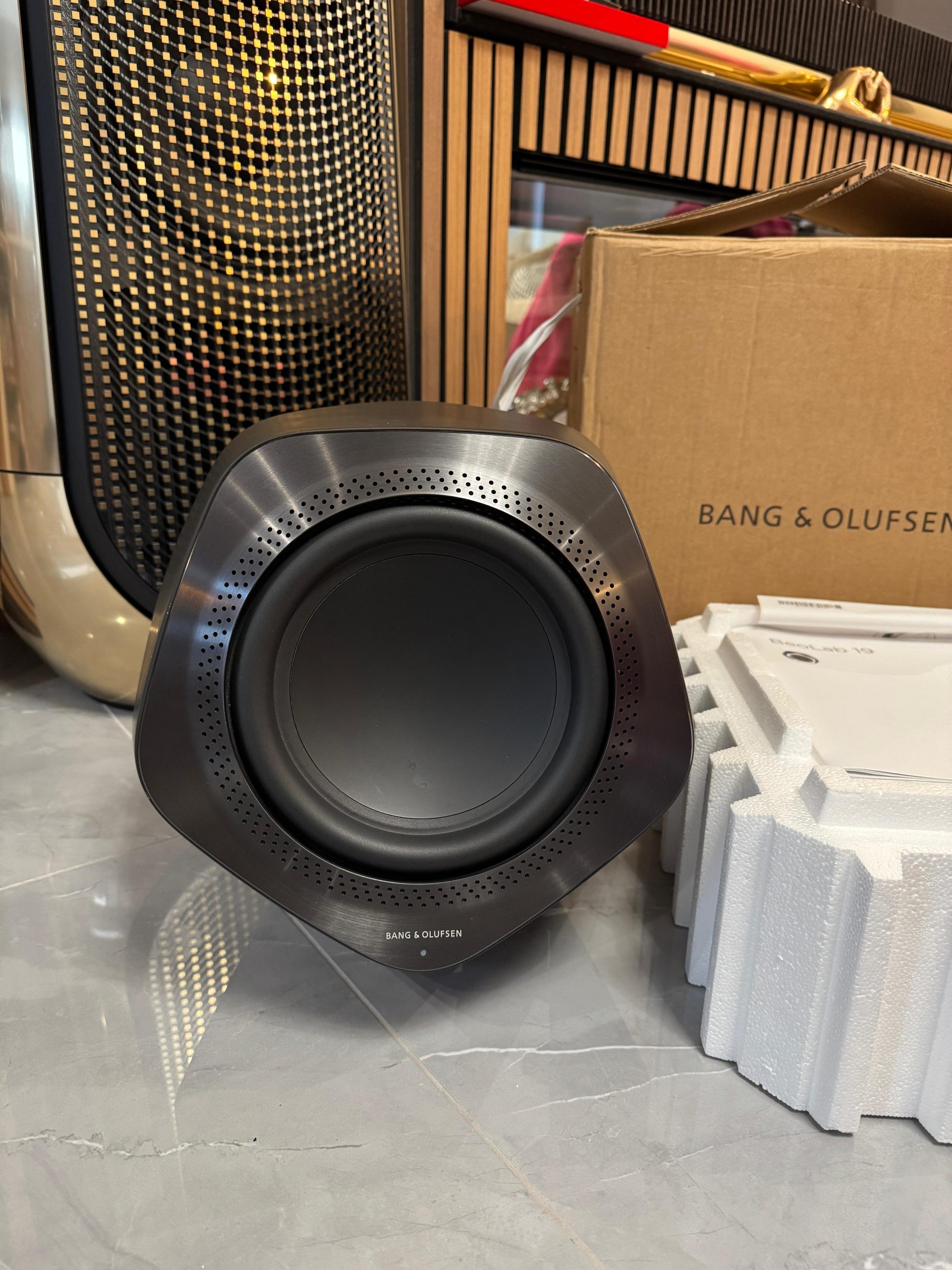 Bang & Olufsen BeoLab 19 Wireless Subwoofer Black - Image 4